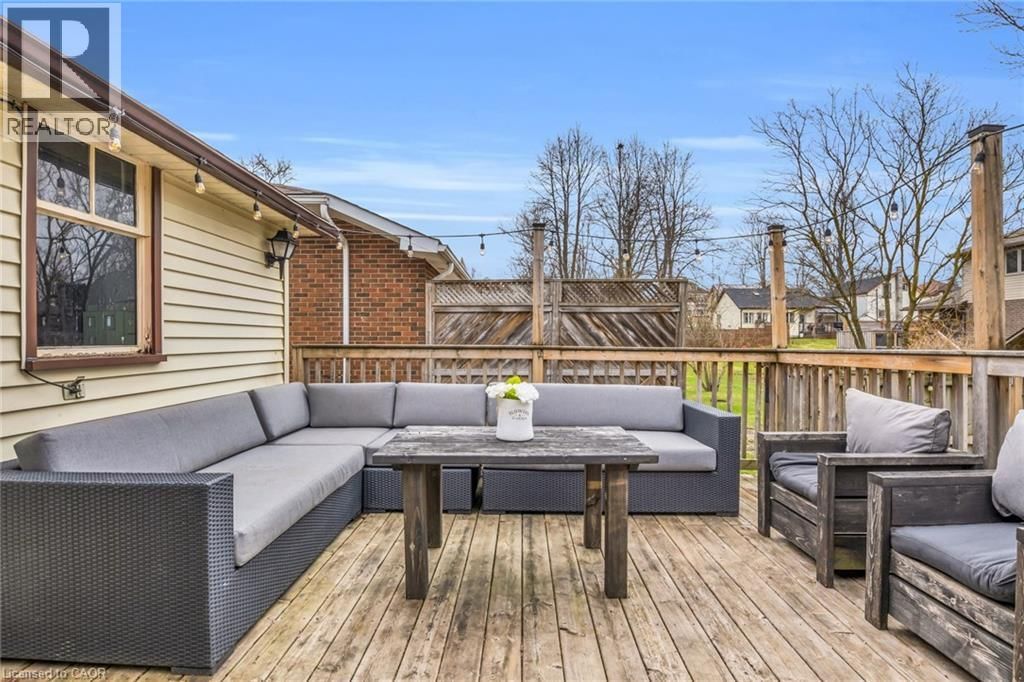 29 ADAM BROWN STREET Image 24