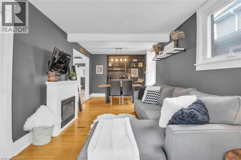 29 ADAM BROWN STREET Image 6