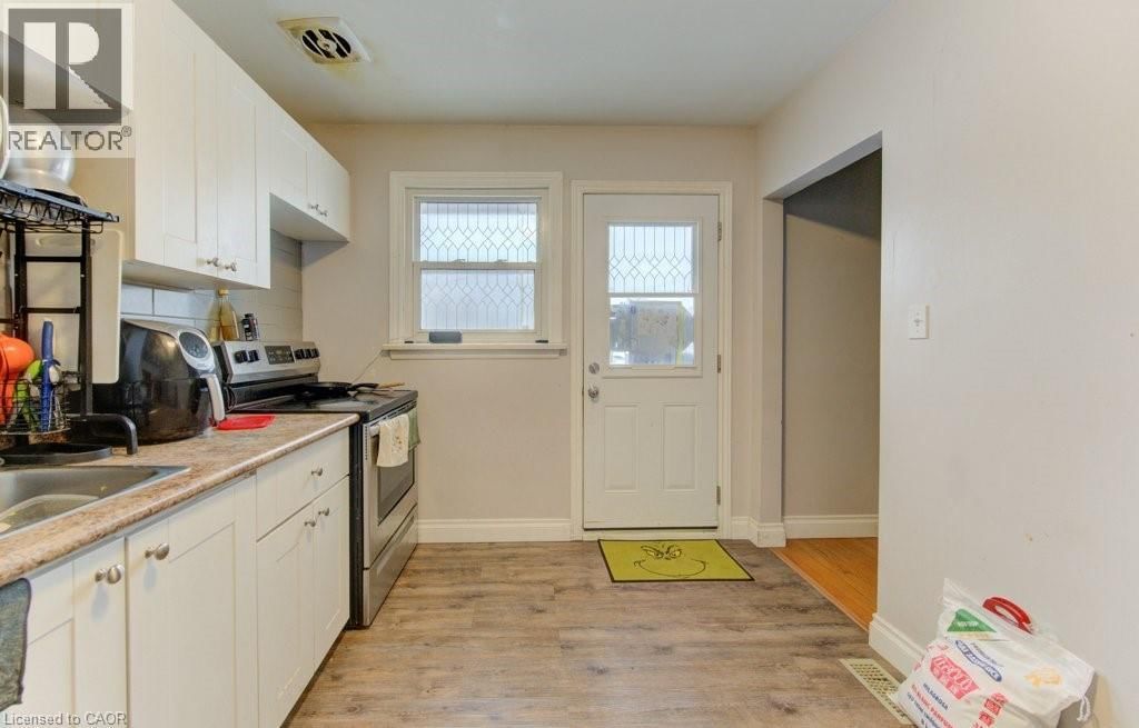 109 ETON DRIVE Image 29