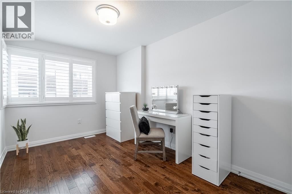 22 - 35 MIDHURST HEIGHTS Image 26