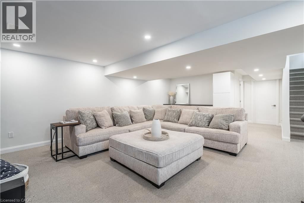 22 - 35 MIDHURST HEIGHTS Image 30