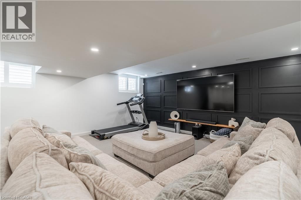 22 - 35 MIDHURST HEIGHTS Image 31