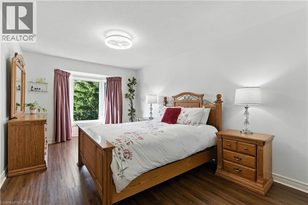 10 SHADOWDALE DRIVE Image 25