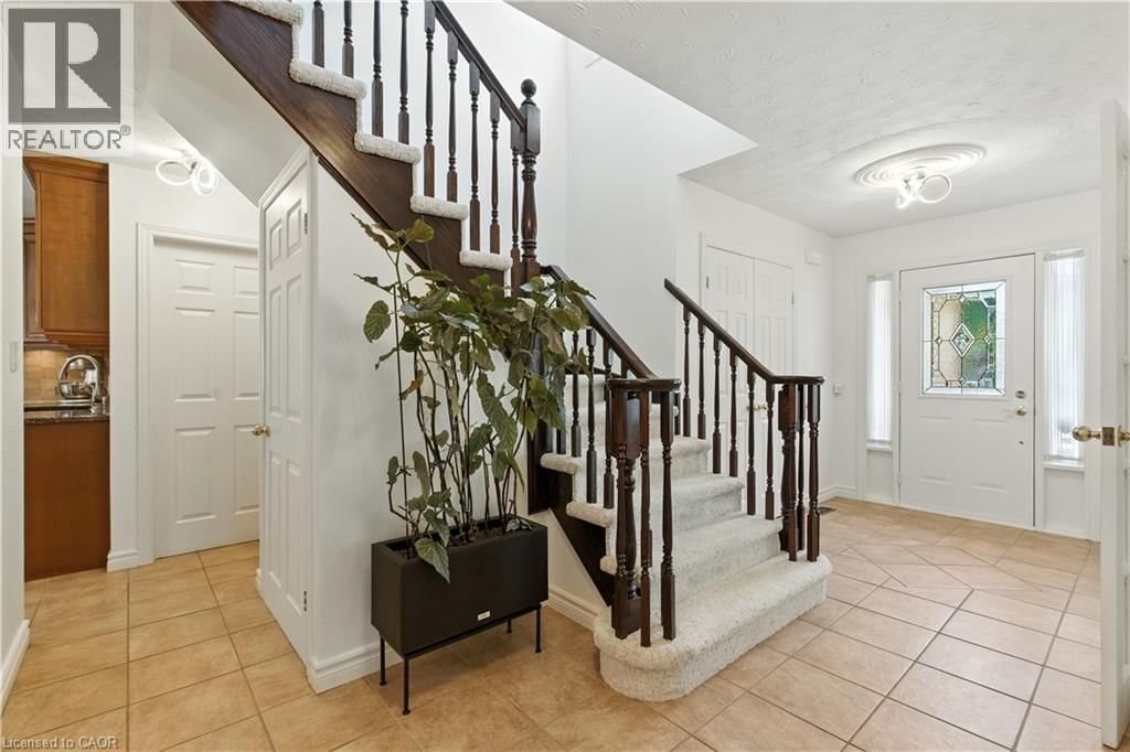 10 SHADOWDALE DRIVE Image 6