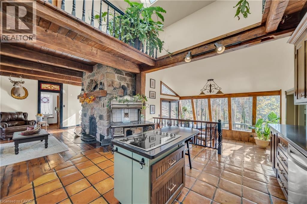 4766 HYNDMAN DRIVE Image 10