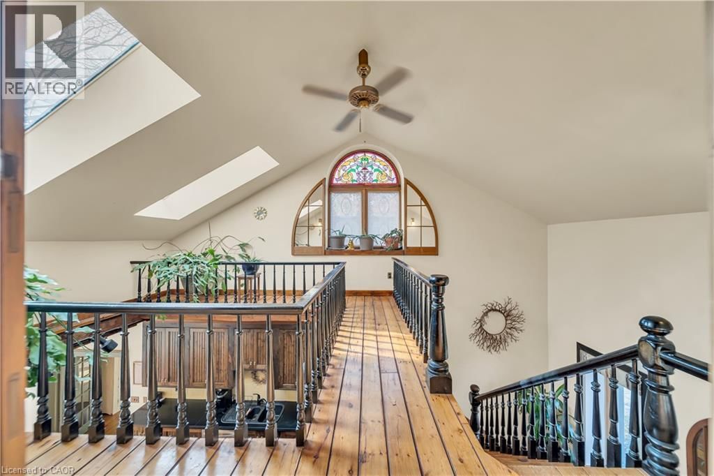 4766 HYNDMAN DRIVE Image 25