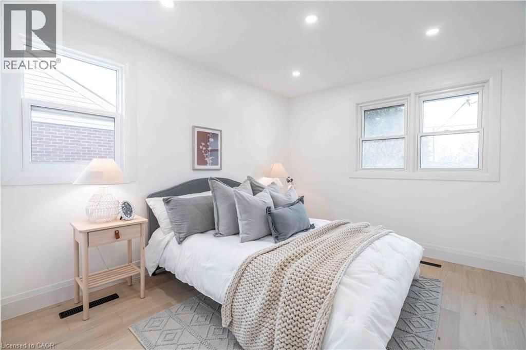 67 TOBY CRESCENT Image 22