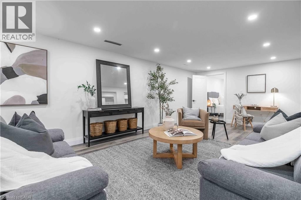 67 TOBY CRESCENT Image 30