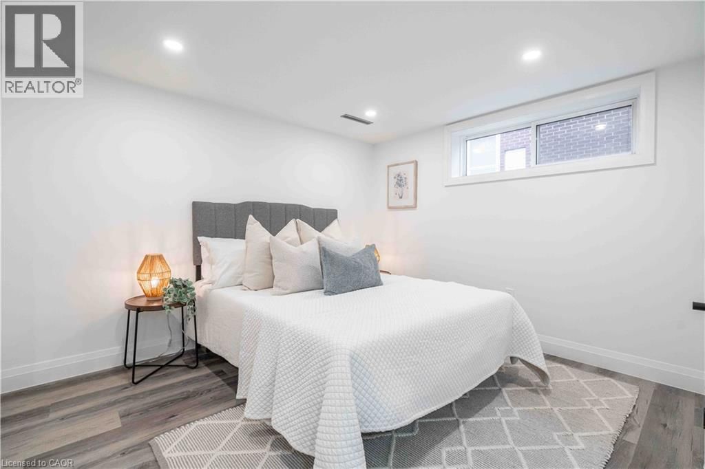 67 TOBY CRESCENT Image 32