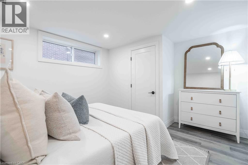 67 TOBY CRESCENT Image 33