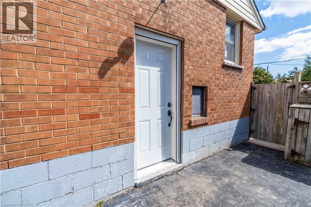 67 TOBY CRESCENT Image 36