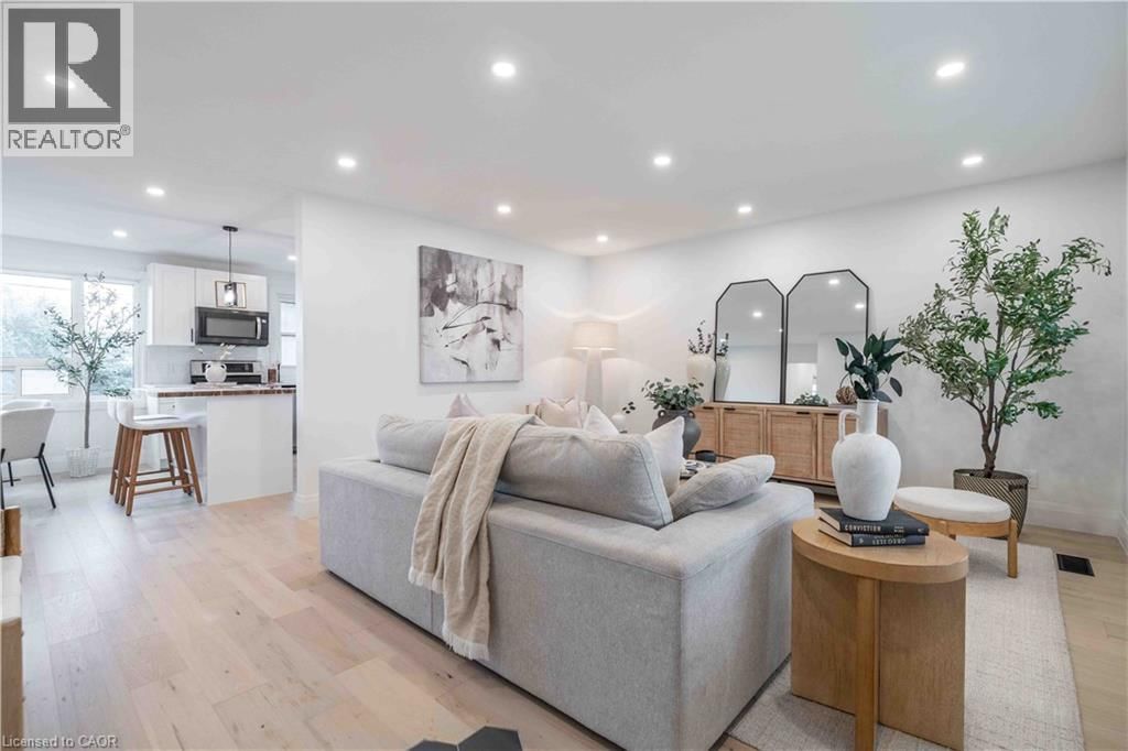 67 TOBY CRESCENT Image 4