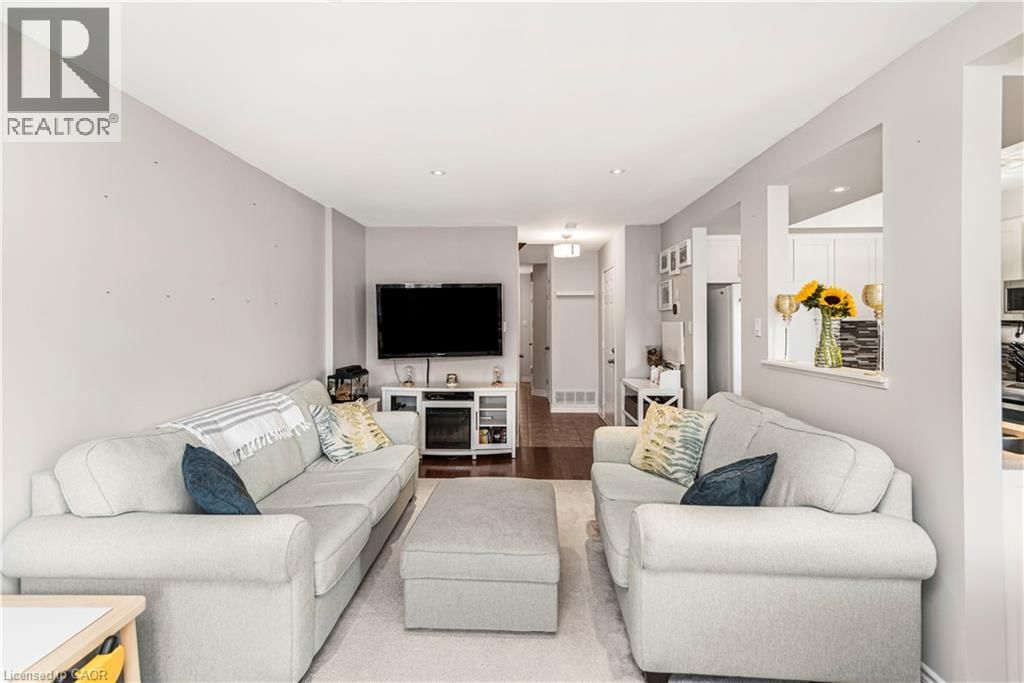 12 - 311 HIGHWAY 8 Image 9