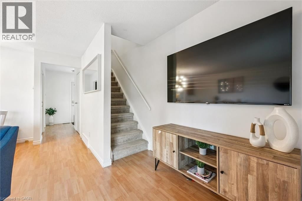 A - 423 CADBURY COURT Image 19