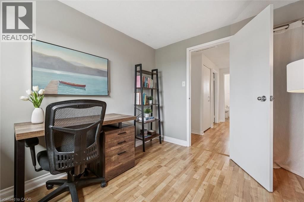 A - 423 CADBURY COURT Image 25