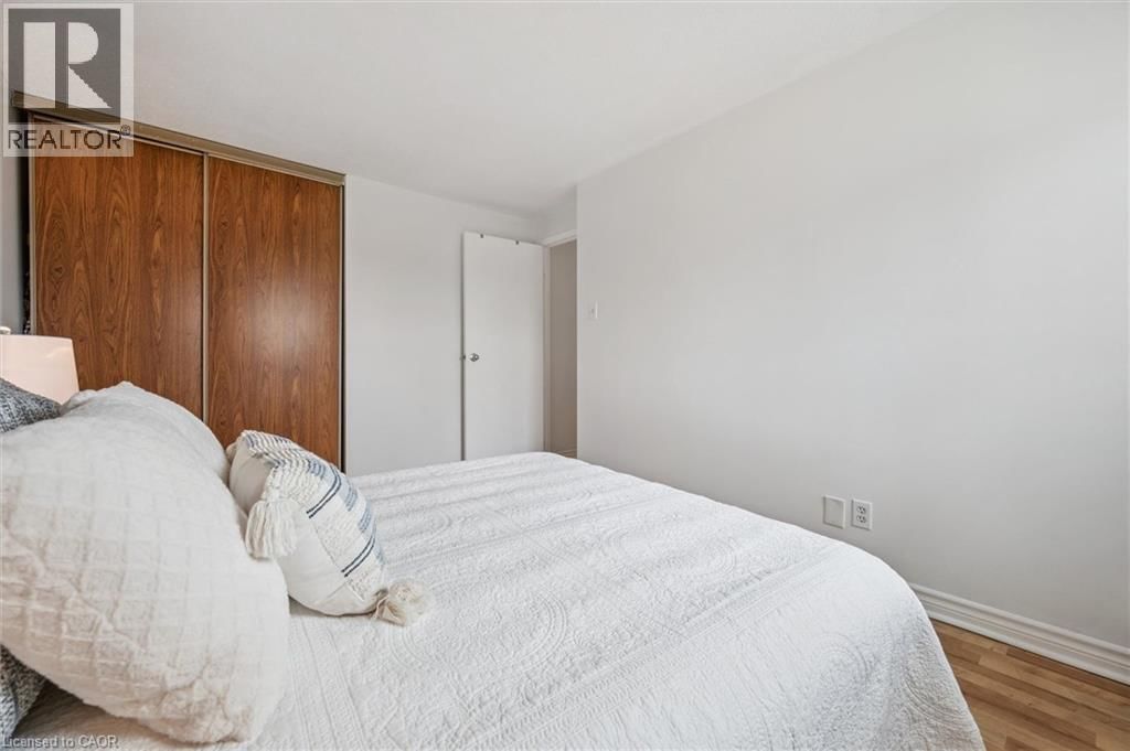 A - 423 CADBURY COURT Image 27