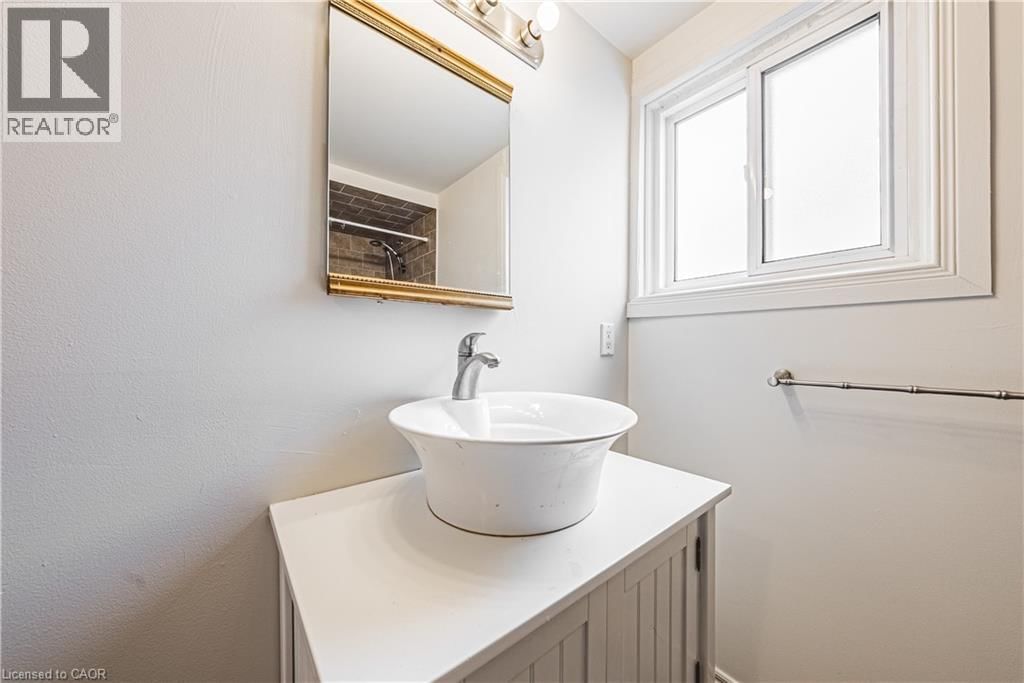 22 WORSLEY ROAD Image 8