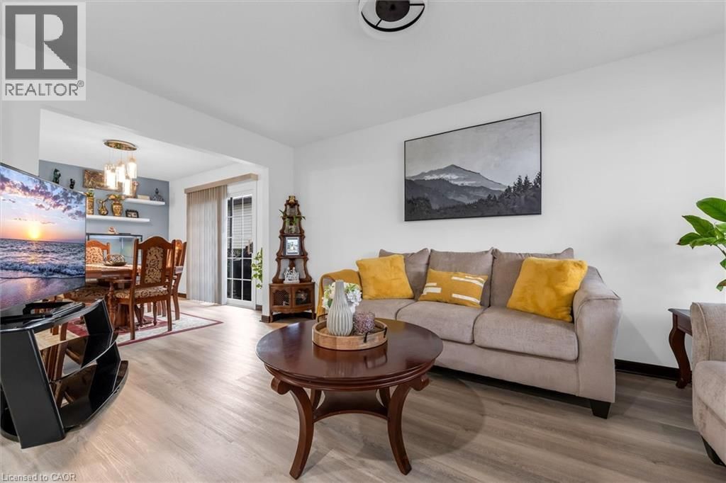 51 INDEPENDENCE DRIVE Image 4