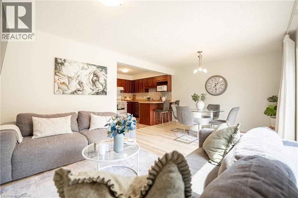 30 FALLOWFIELD DRIVE Image 14