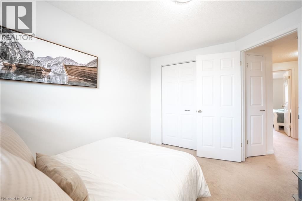 30 FALLOWFIELD DRIVE Image 19