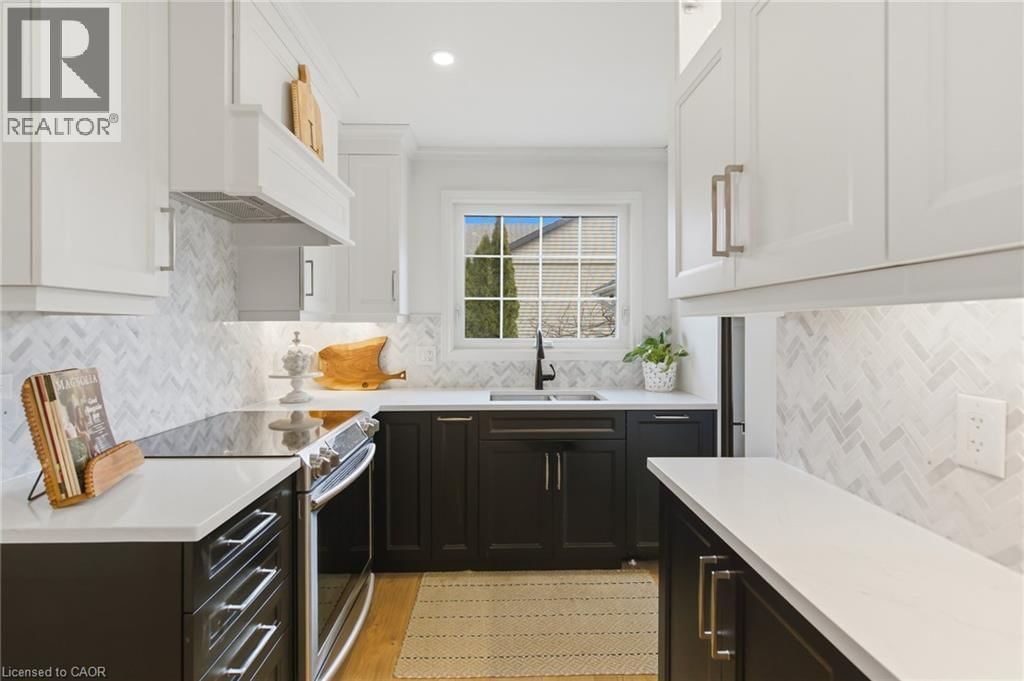 620 CHARLOTTE STREET Image 12