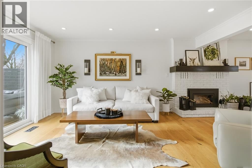 620 CHARLOTTE STREET Image 16