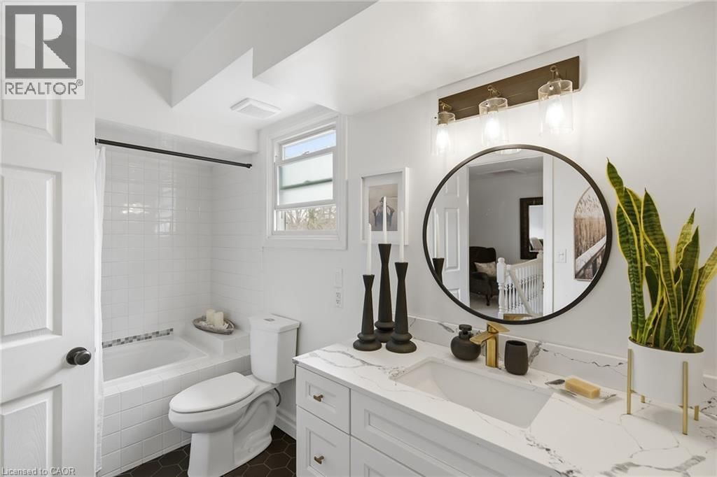 620 CHARLOTTE STREET Image 26