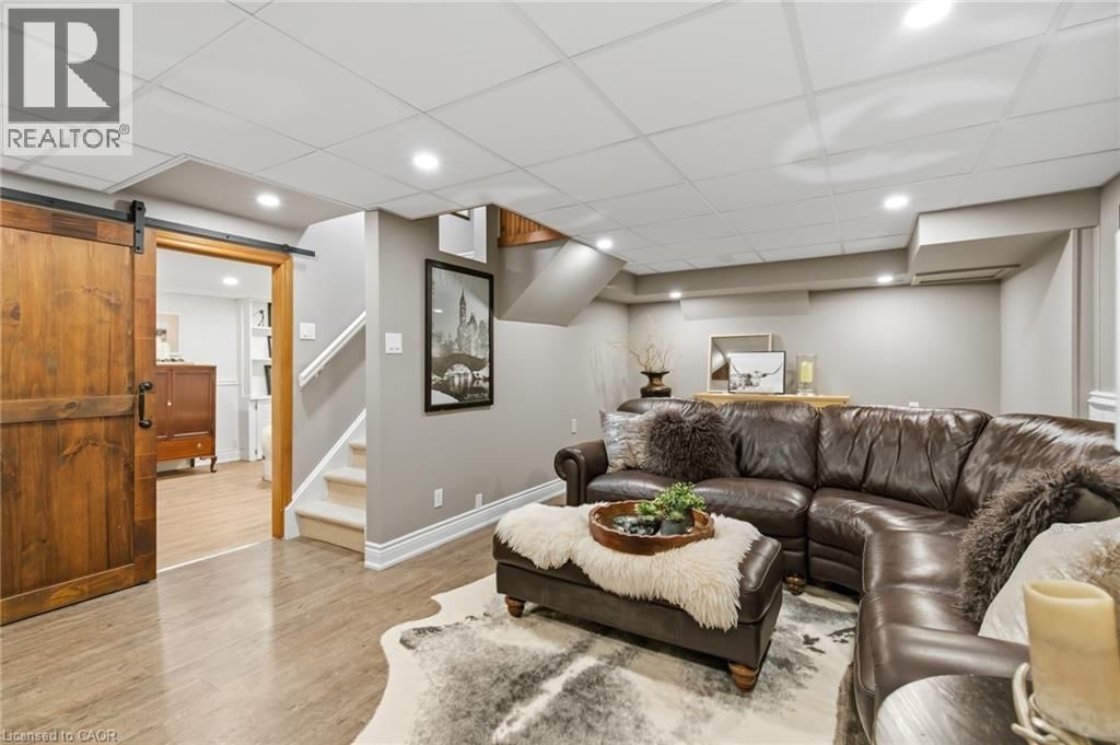 620 CHARLOTTE STREET Image 27