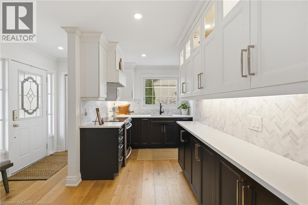 620 CHARLOTTE STREET Image 9