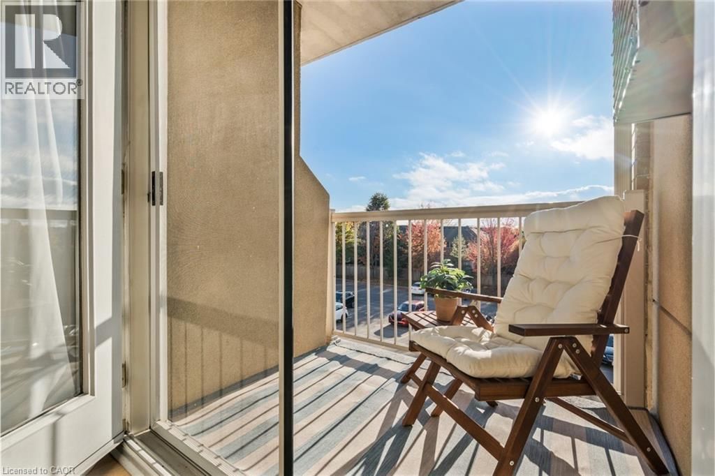 304 - 4450 FAIRVIEW STREET Image 22