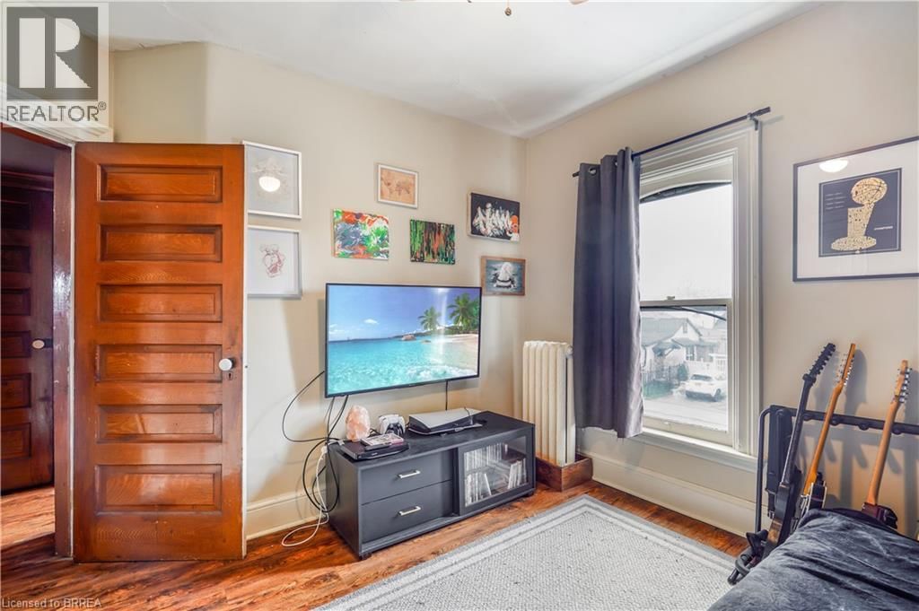 10 HENRIETTA STREET Image 11