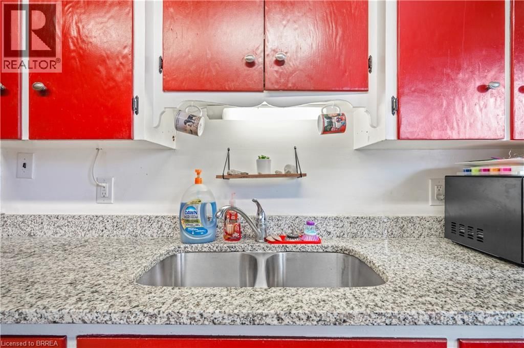 10 HENRIETTA STREET Image 24