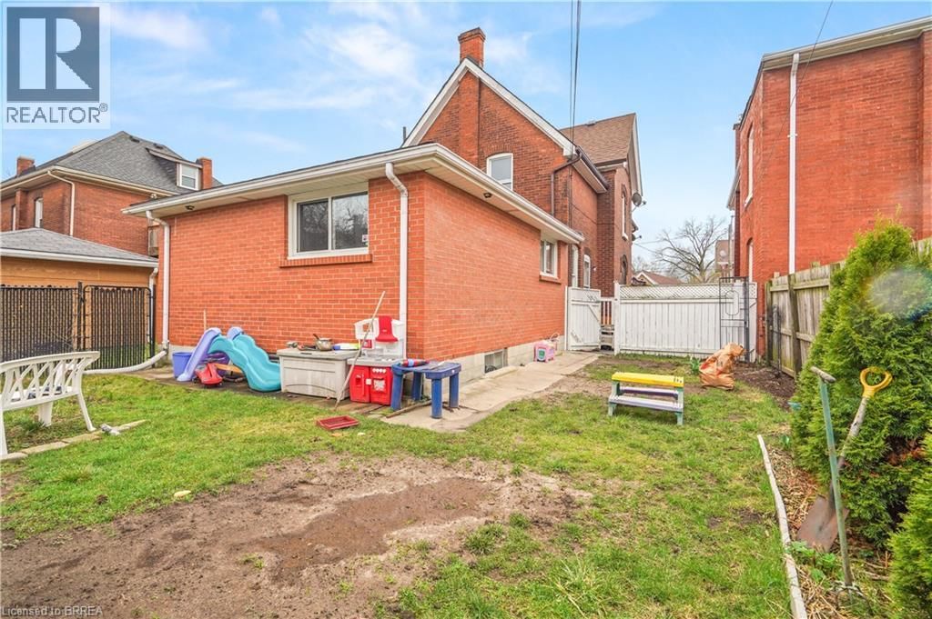 10 HENRIETTA STREET Image 35