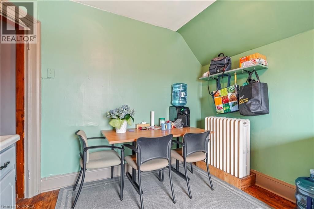 10 HENRIETTA STREET Image 8