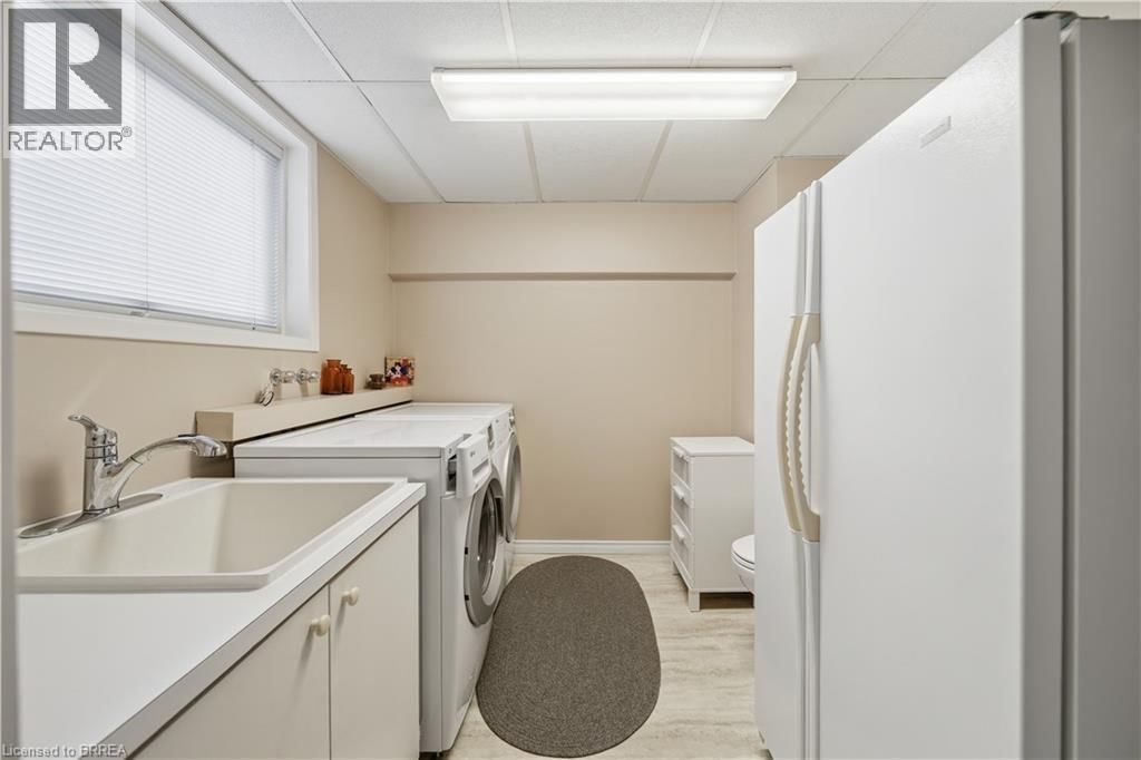 37 PARKVIEW CRESCENT Image 29