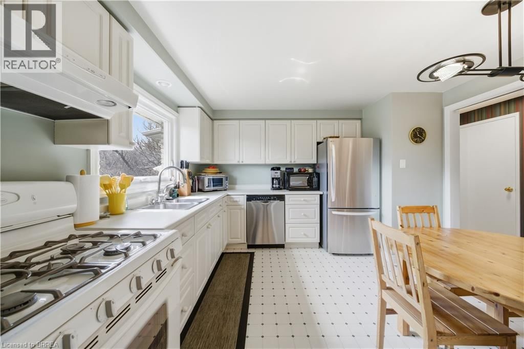 37 PARKVIEW CRESCENT Image 6