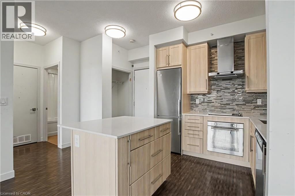 703 - 2081 FAIRVIEW STREET Image 6