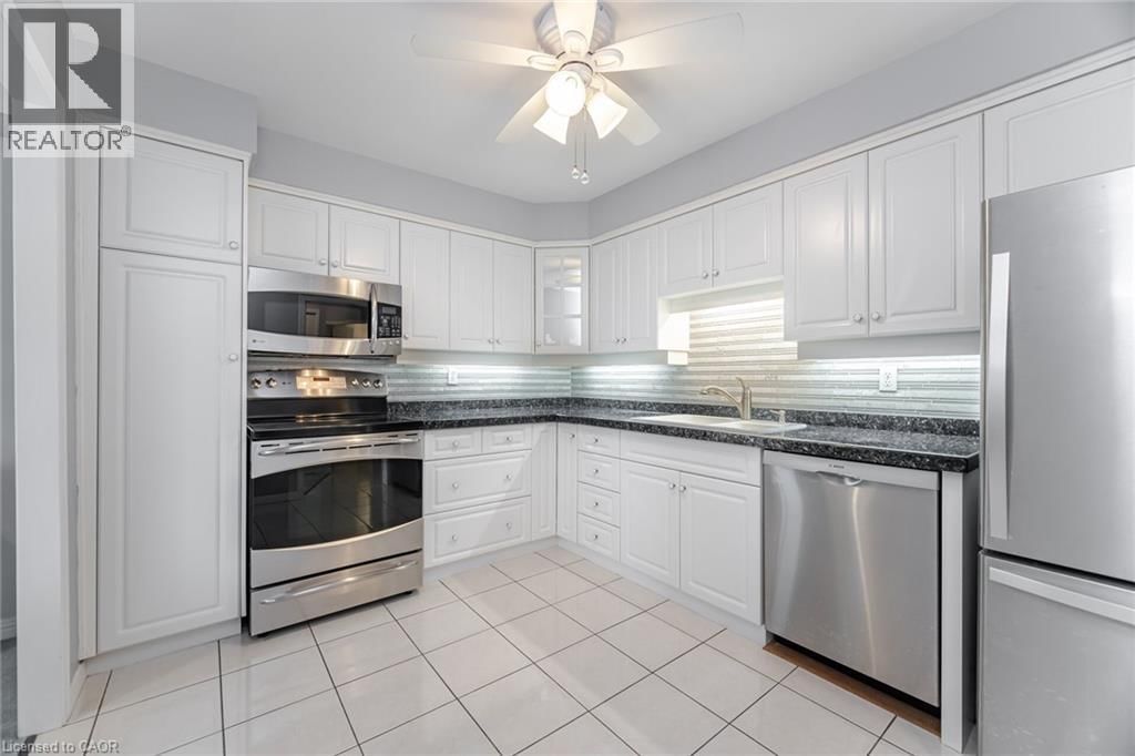 201 - 166 MOUNTAIN PARK AVENUE Image 9