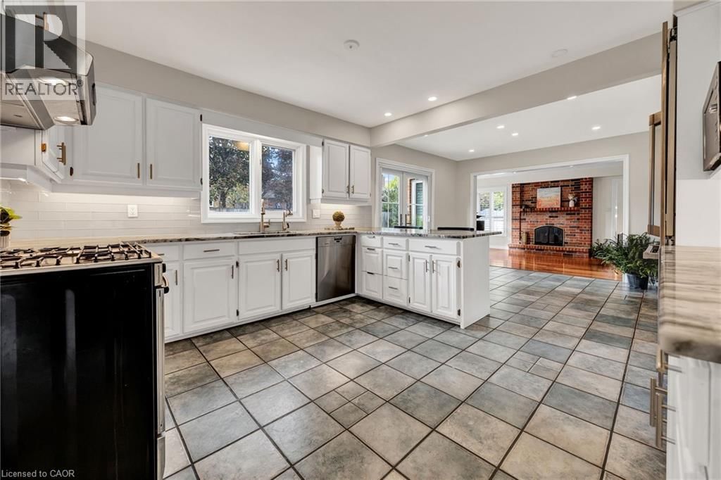 250 GREY SQUIRREL PLACE Image 11