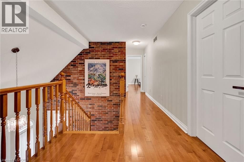 250 GREY SQUIRREL PLACE Image 16