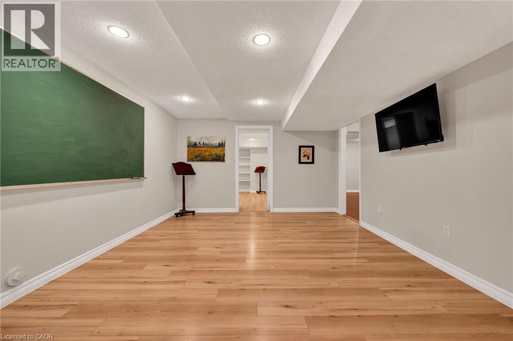 250 GREY SQUIRREL PLACE Image 26