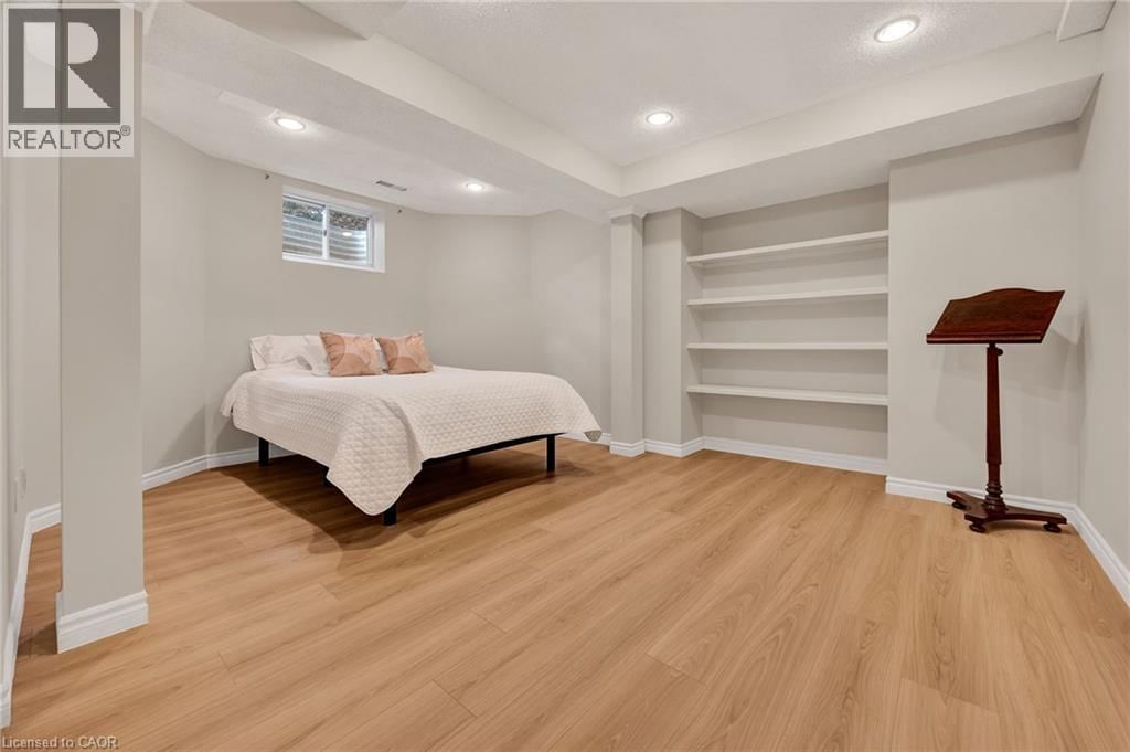 250 GREY SQUIRREL PLACE Image 27