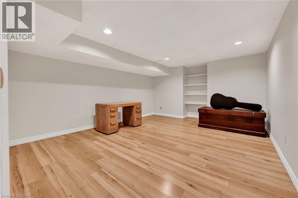 250 GREY SQUIRREL PLACE Image 28