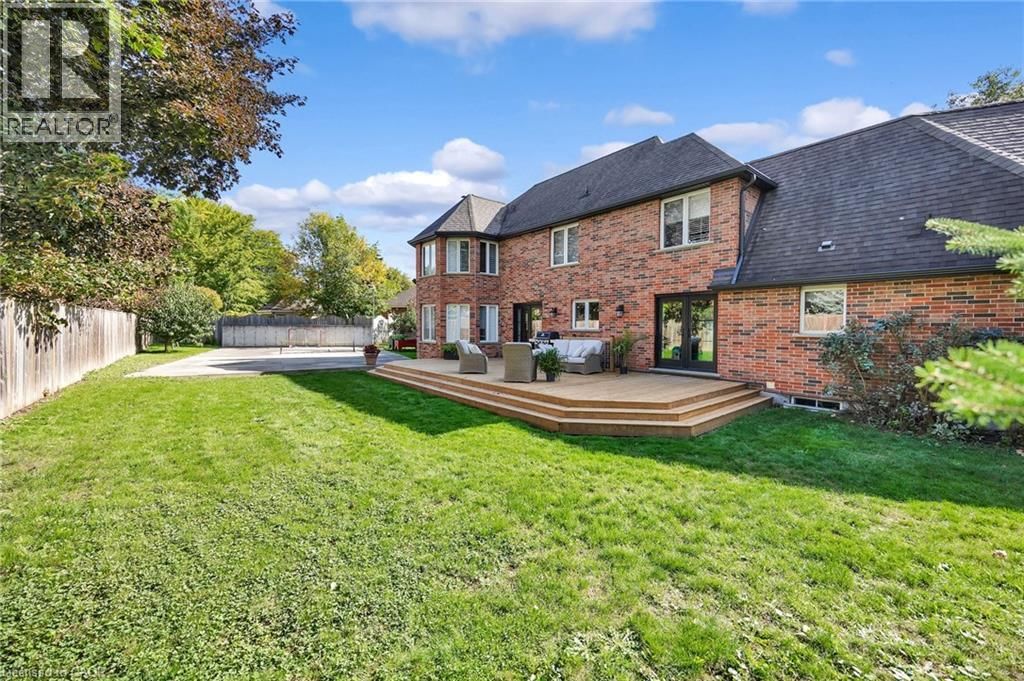 250 GREY SQUIRREL PLACE Image 31