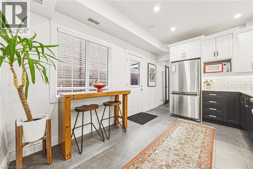 153 ELGIN STREET Image 11