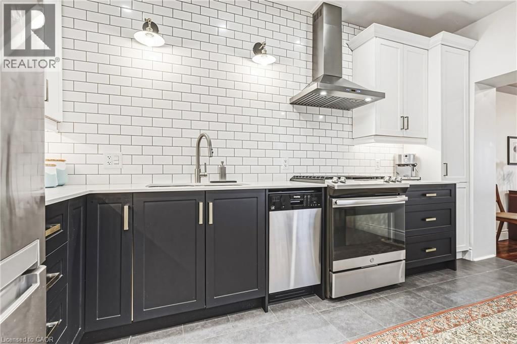 153 ELGIN STREET Image 13