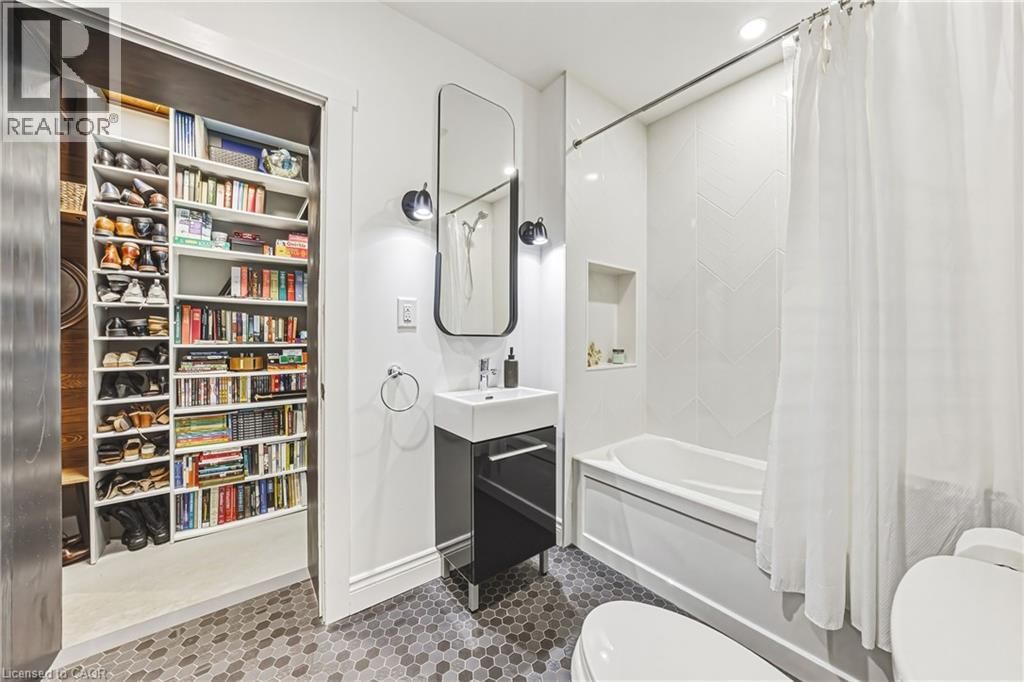 153 ELGIN STREET Image 16