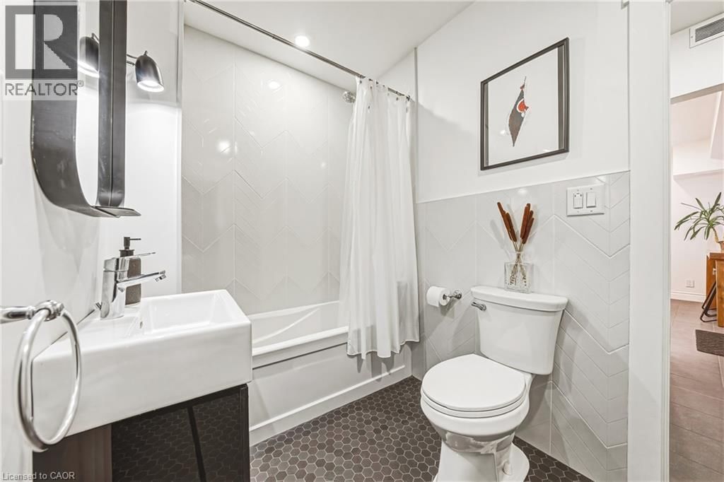 153 ELGIN STREET Image 17