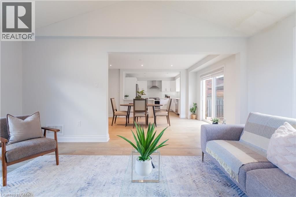 83 BENEDICT PLACE Image 12