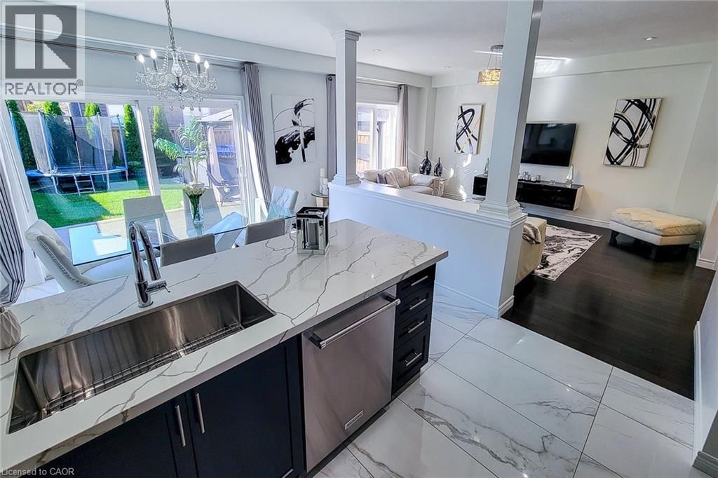 190 BELLAGIO AVENUE Image 10